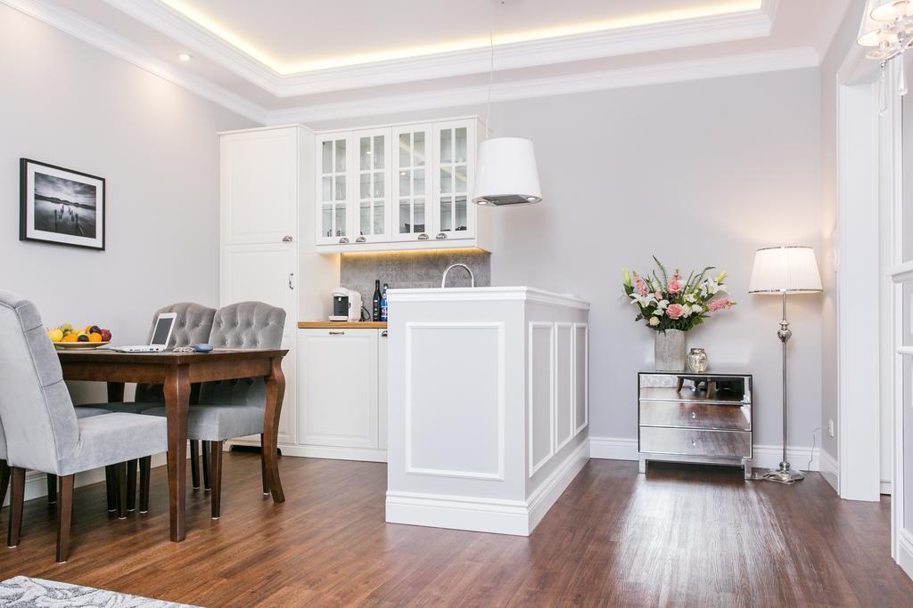 Executive 2-bedroom Apartment Krakau Buitenkant foto